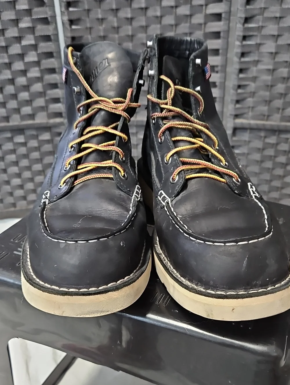 Size 11.5 Men's Black Leather Lace-up Bull Moc Toe 6